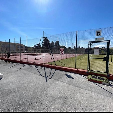 Studio Dans Residence, Piscine Lagon, Tennis Et Aire De Jeux Frejus Luaran gambar