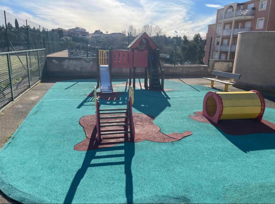 Studio Dans Residence, Piscine Lagon, Tennis Et Aire De Jeux Frejus Luaran gambar