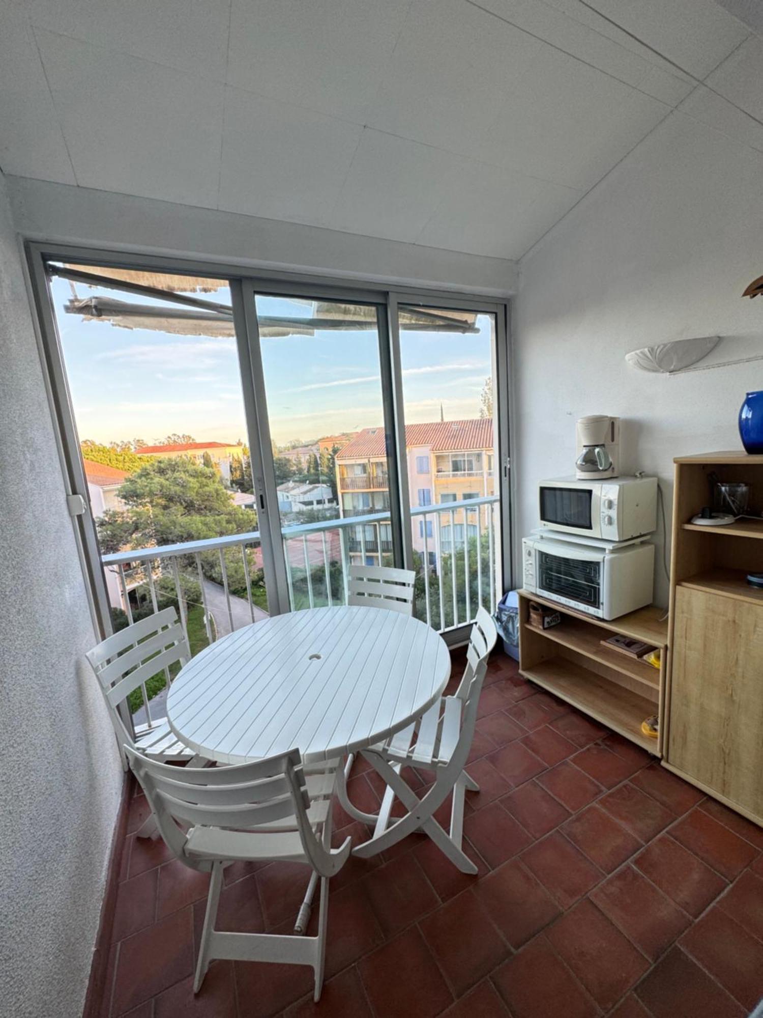 Studio Dans Residence, Piscine Lagon, Tennis Et Aire De Jeux Frejus Luaran gambar