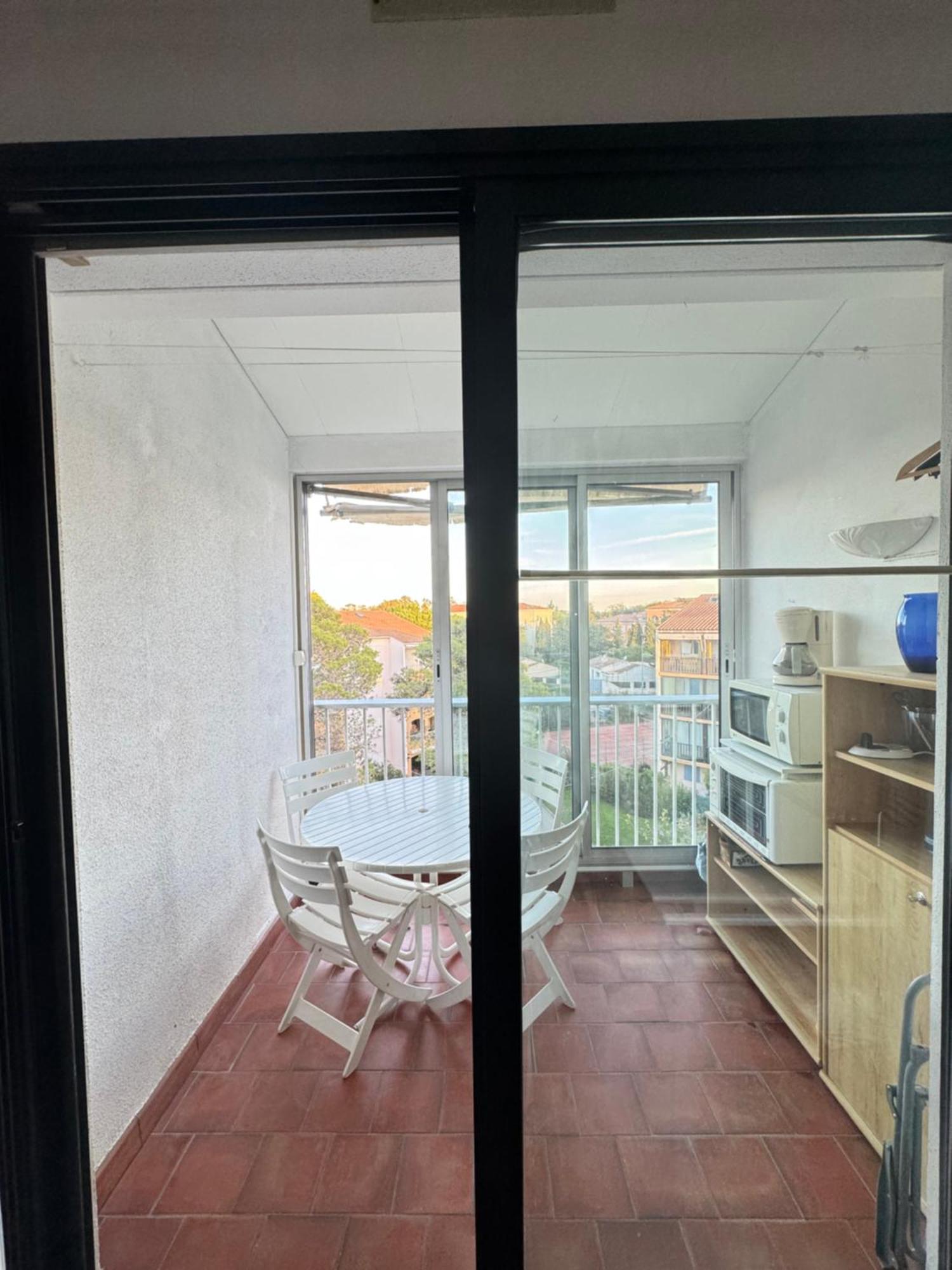 Studio Dans Residence, Piscine Lagon, Tennis Et Aire De Jeux Frejus Luaran gambar