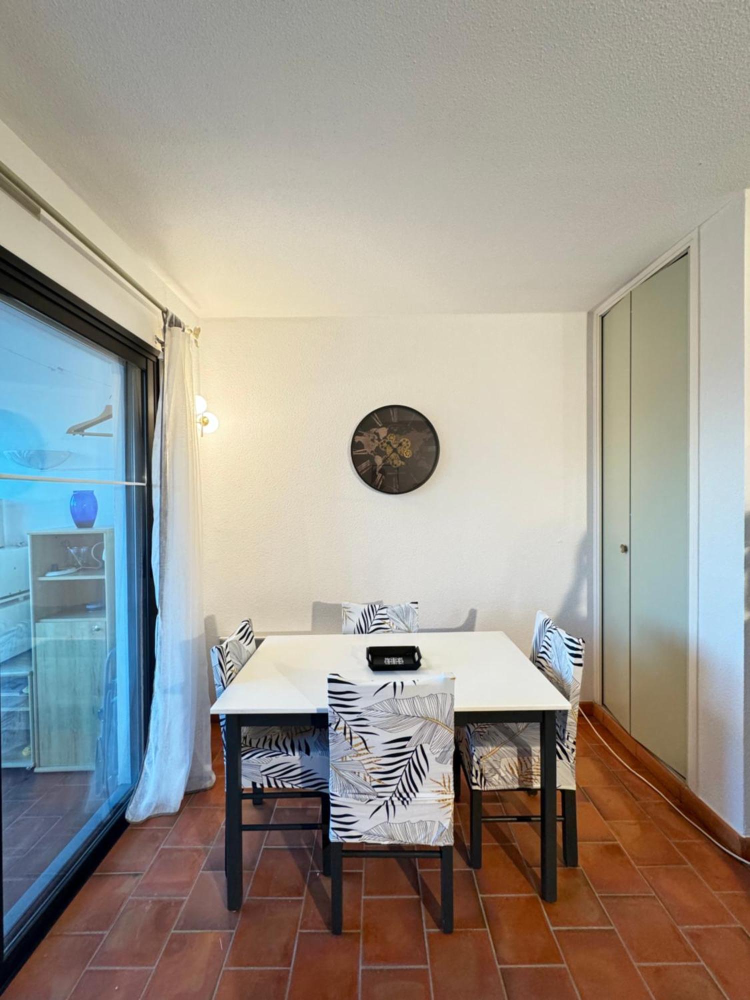 Studio Dans Residence, Piscine Lagon, Tennis Et Aire De Jeux Frejus Luaran gambar