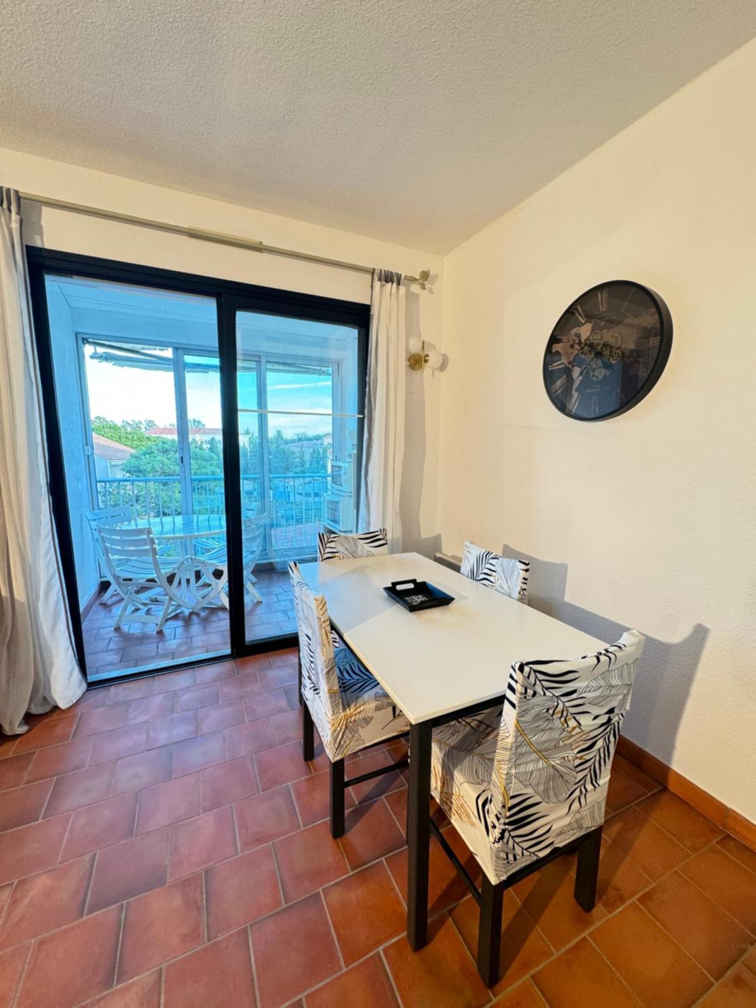 Studio Dans Residence, Piscine Lagon, Tennis Et Aire De Jeux Frejus Luaran gambar